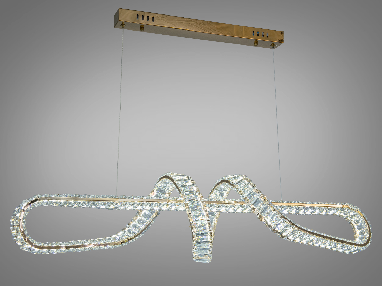 Світлодіодна люстра з кристалами, енергоефективна, підвісний монтаж. Підходить для офісного інтер’єру.