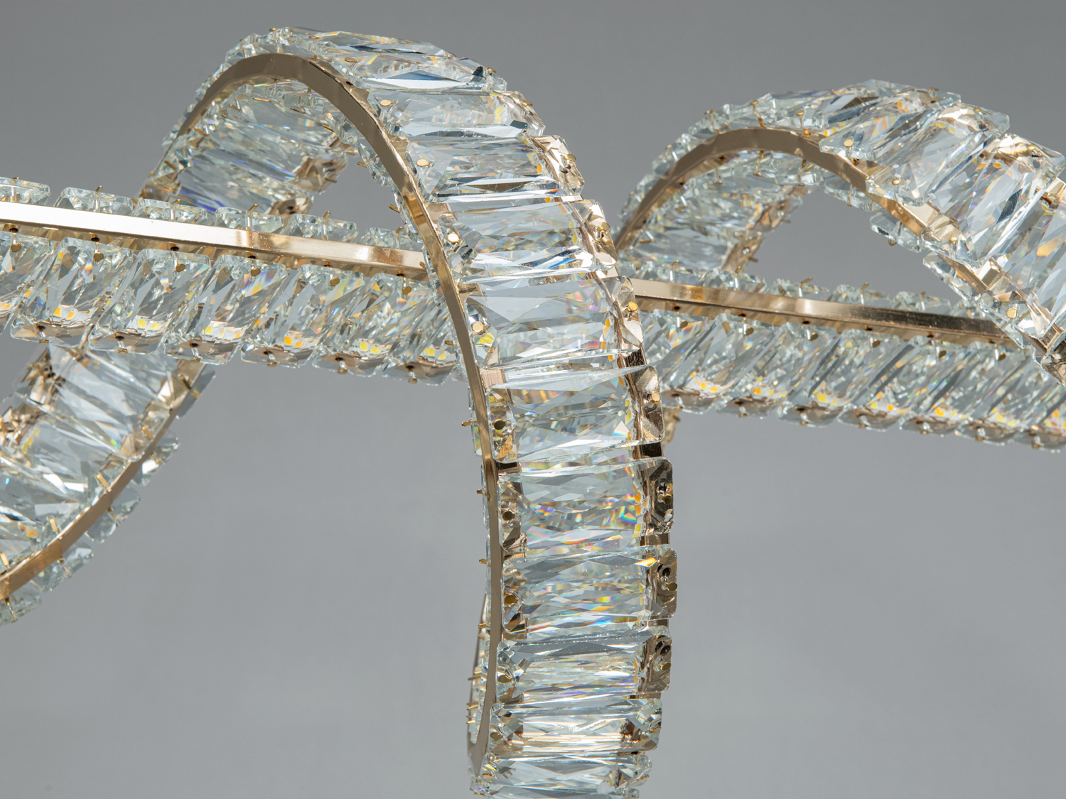 Люстра LED з криштальними елементами золото сучасний дизайн підвісна