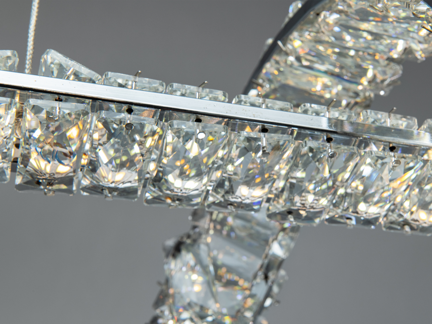 Світлодіодна підвісна люстра Diasha LED 84 Вт хром регулювання яскравості пульт