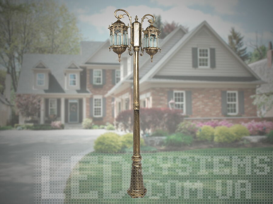 Функціональний світильник садово-парковий виконаний в класичному стилі на два плафони, бронзового кольорусадовые светильники, уличные светильники, Фонари парковые