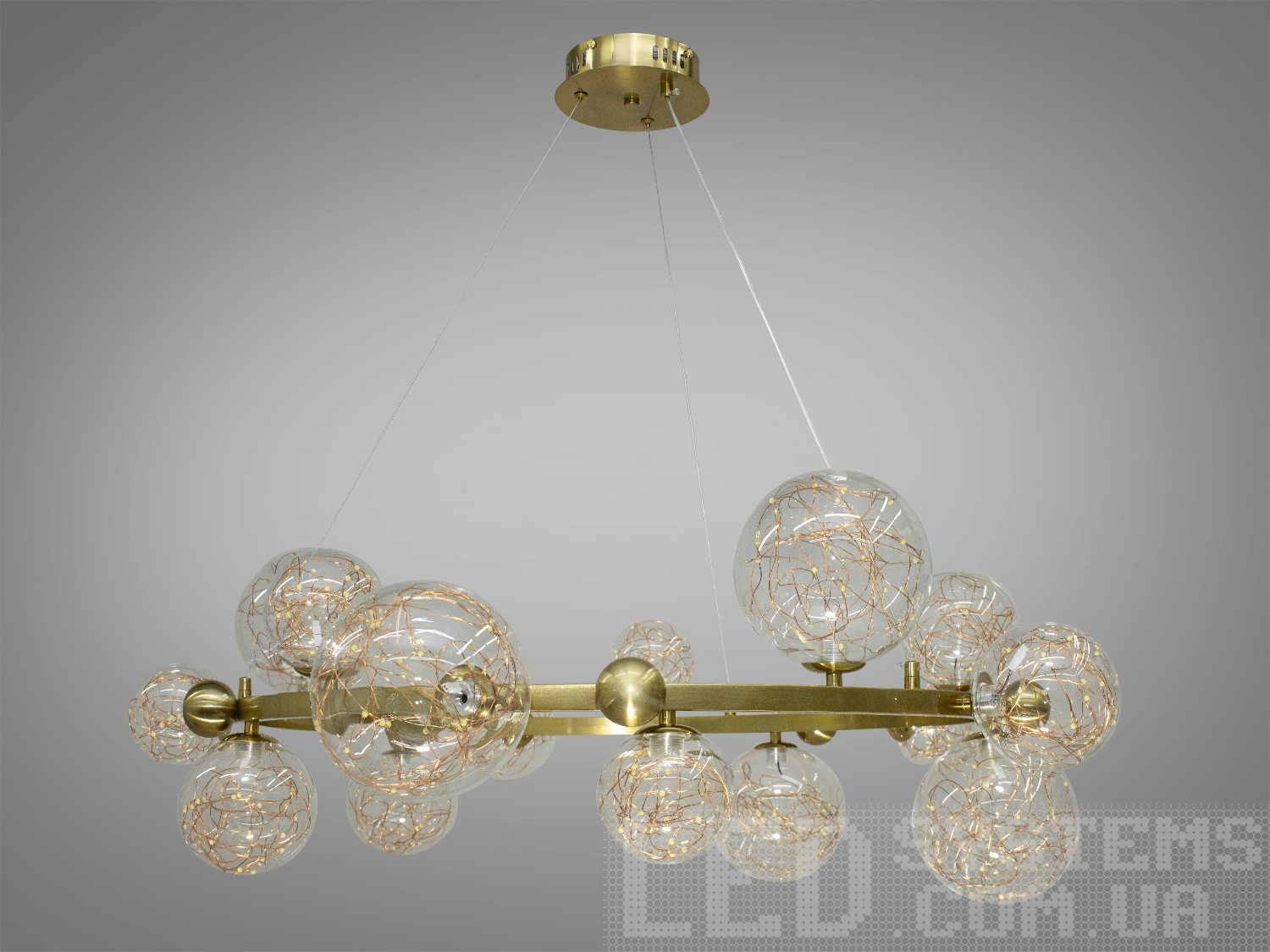 Мінімалістична люстра в стилі Loft - Bubbles на 15 плафонів має дуже стильний дизайн, підійде для невеликого залу, вітальні, кухні, спальні, їдальні.
Люстра 