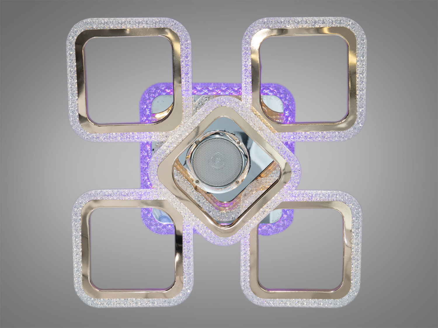 Світильник зі світлодіодами, квадратна форма, хромовані деталі, підходить для сучасного інтер’єру, монтується на стелю.