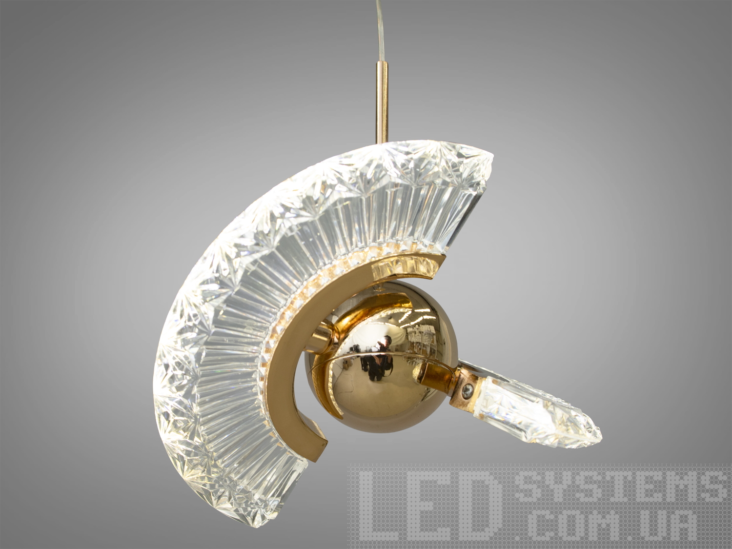 Незвичайний світильник-LED підвіс у стилі 