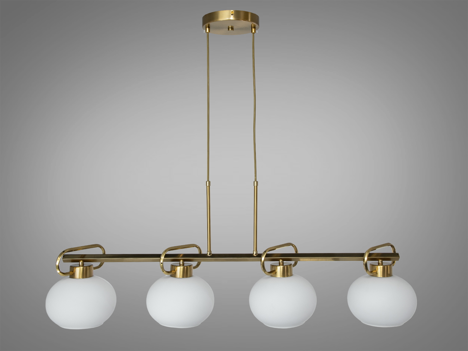 Підвісна люстра Лофт бронза з чотирма матовими білими плафонами створює м’яке рівномірне освітлення для кухні, вітальні та інших просторів.