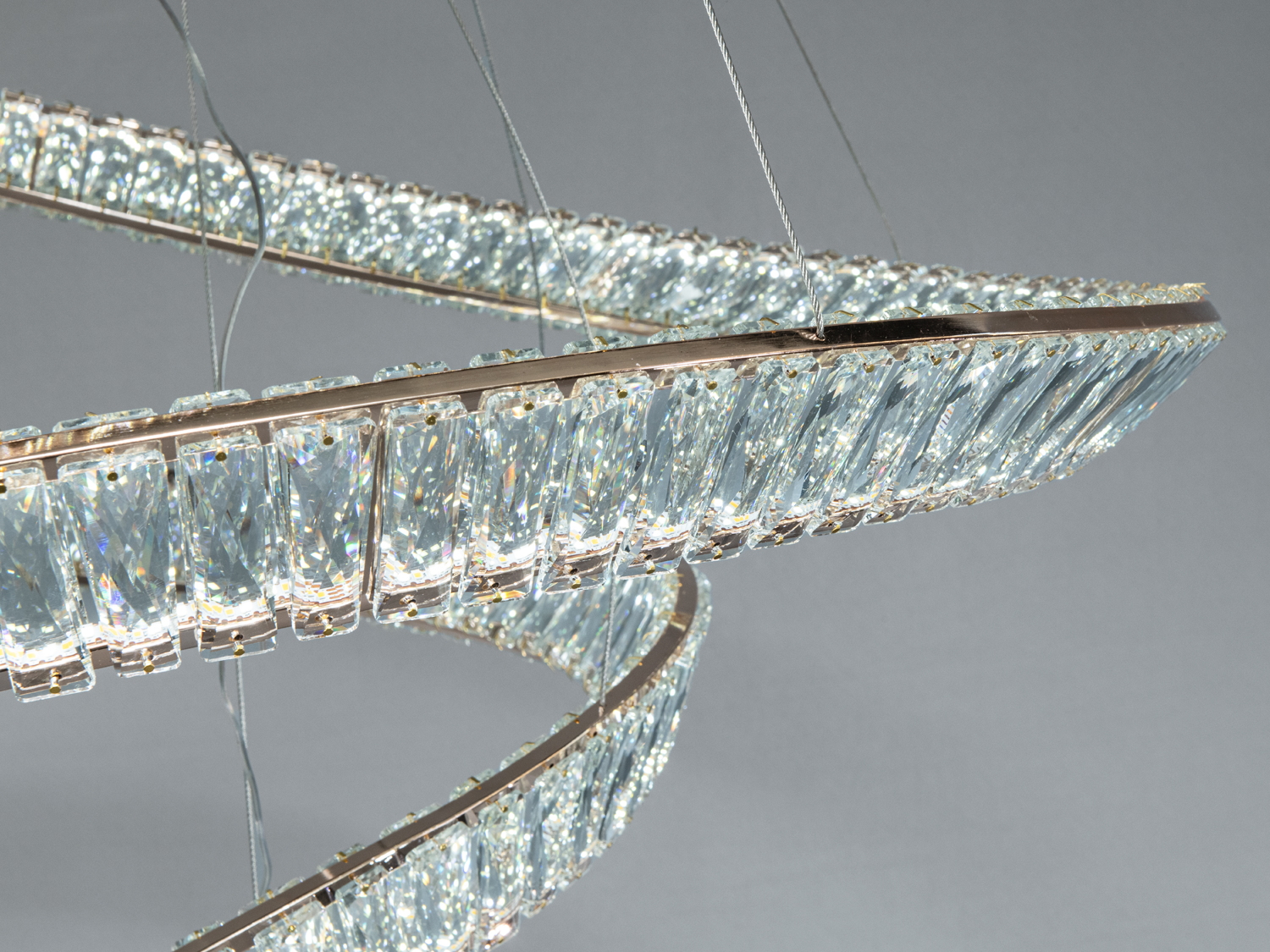 Люстра з криштальовими спіралями в золоті сучасний дизайн LED освітлення