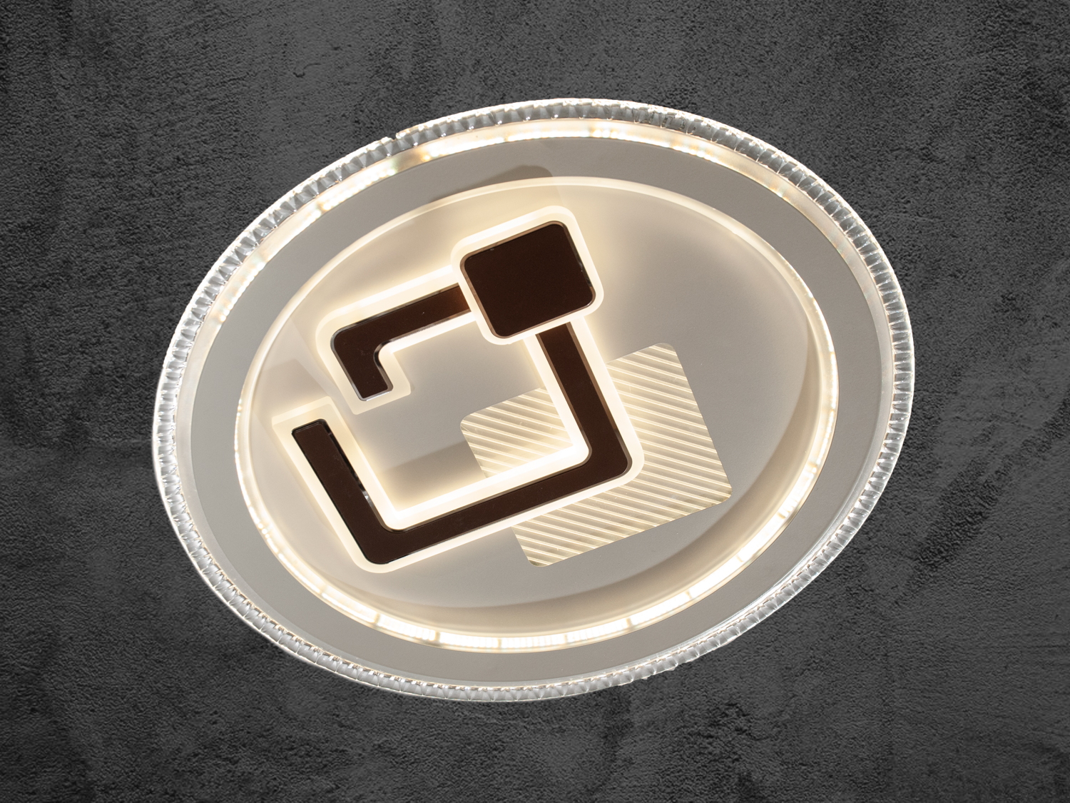 Настінний світильник з LED підсвіткою, має прозорий обідок. Ідеально підходить для мінімалістичного стилю.