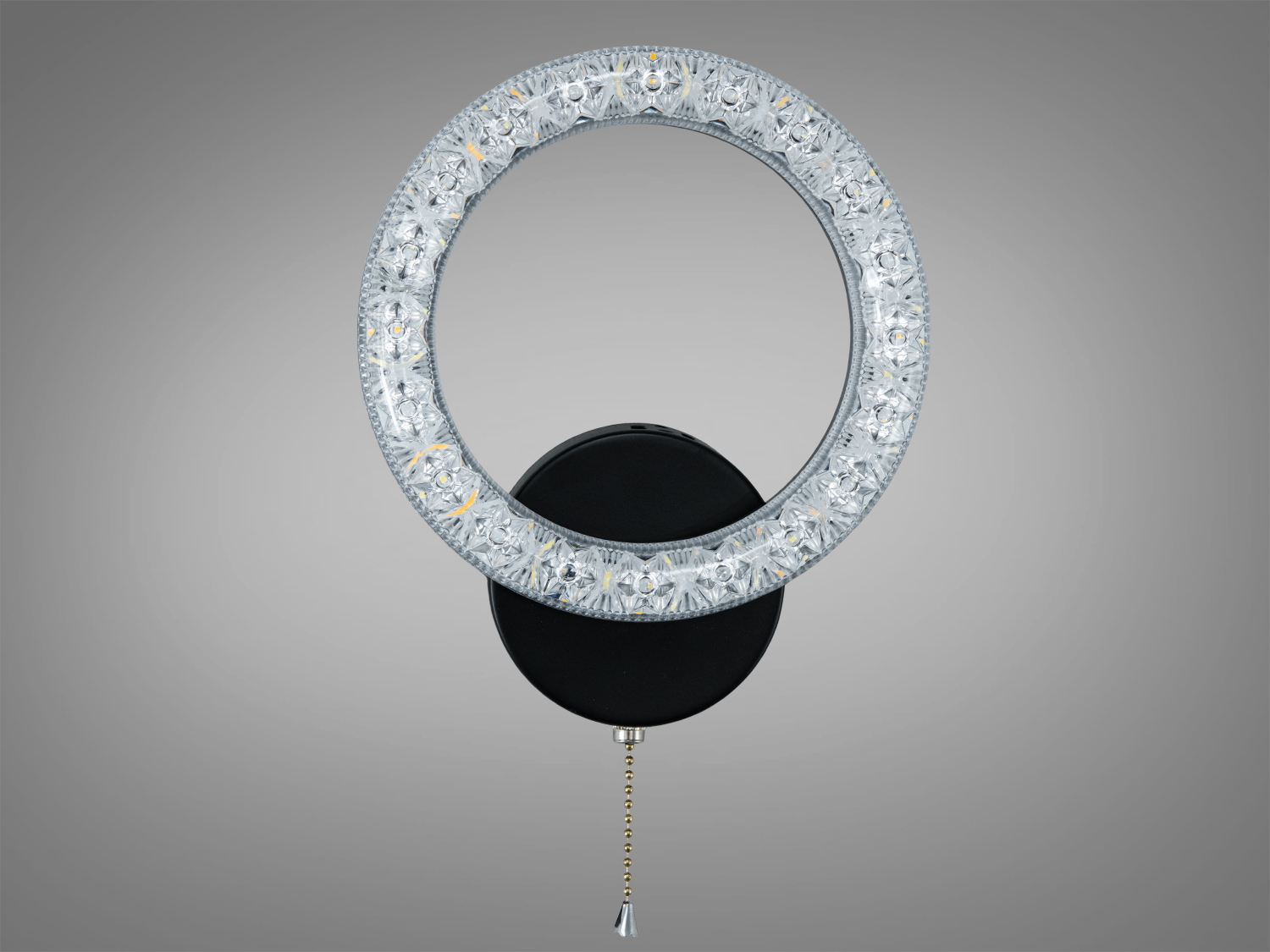 Круглий настінний світильник з декоративним кристалічним дизайном, чорна основа. Відмінно підходить для вітальні.