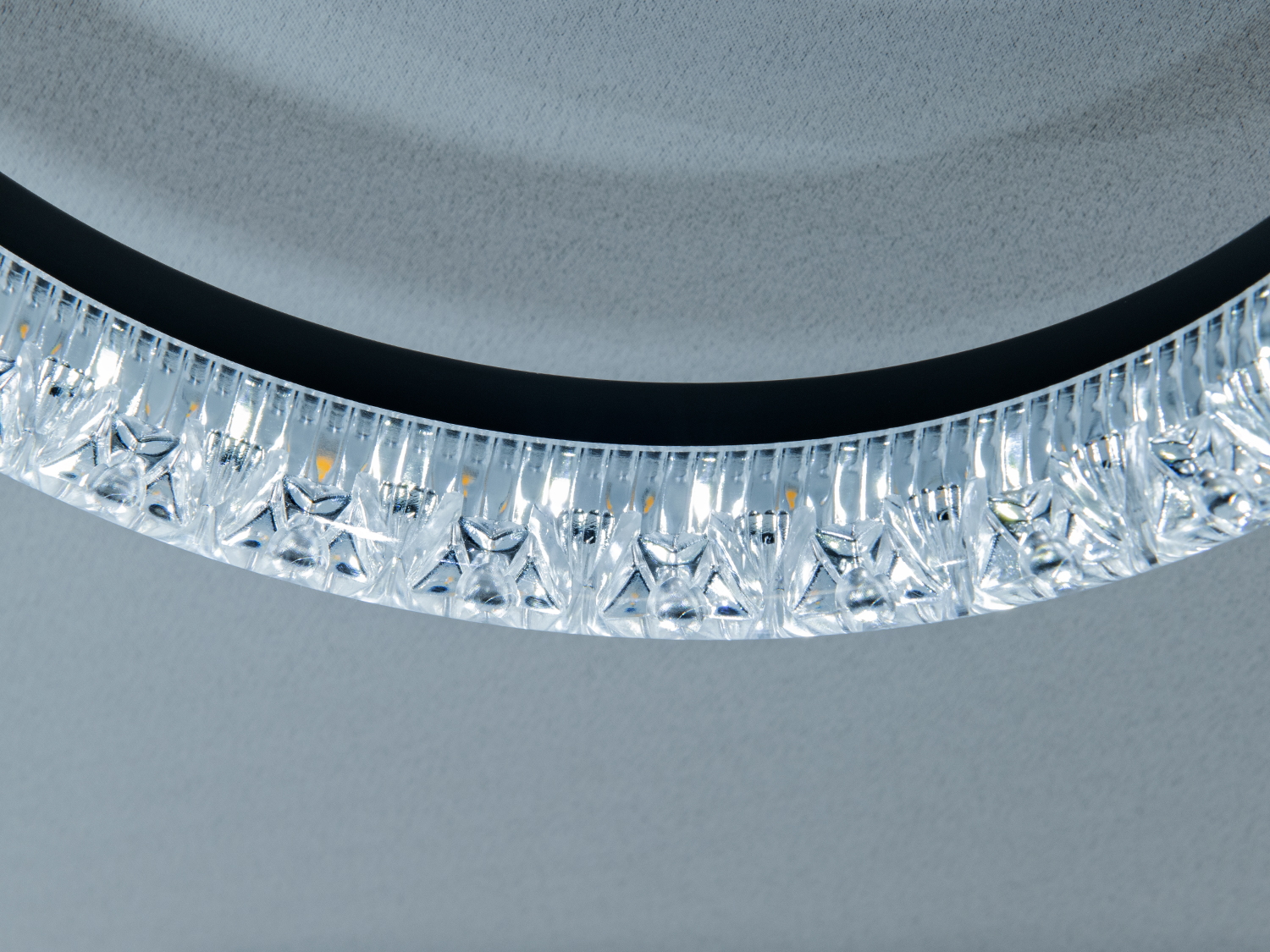 Люстра кільця Diasha MX4770 чорний акрил 133 Вт LED для 25 м²