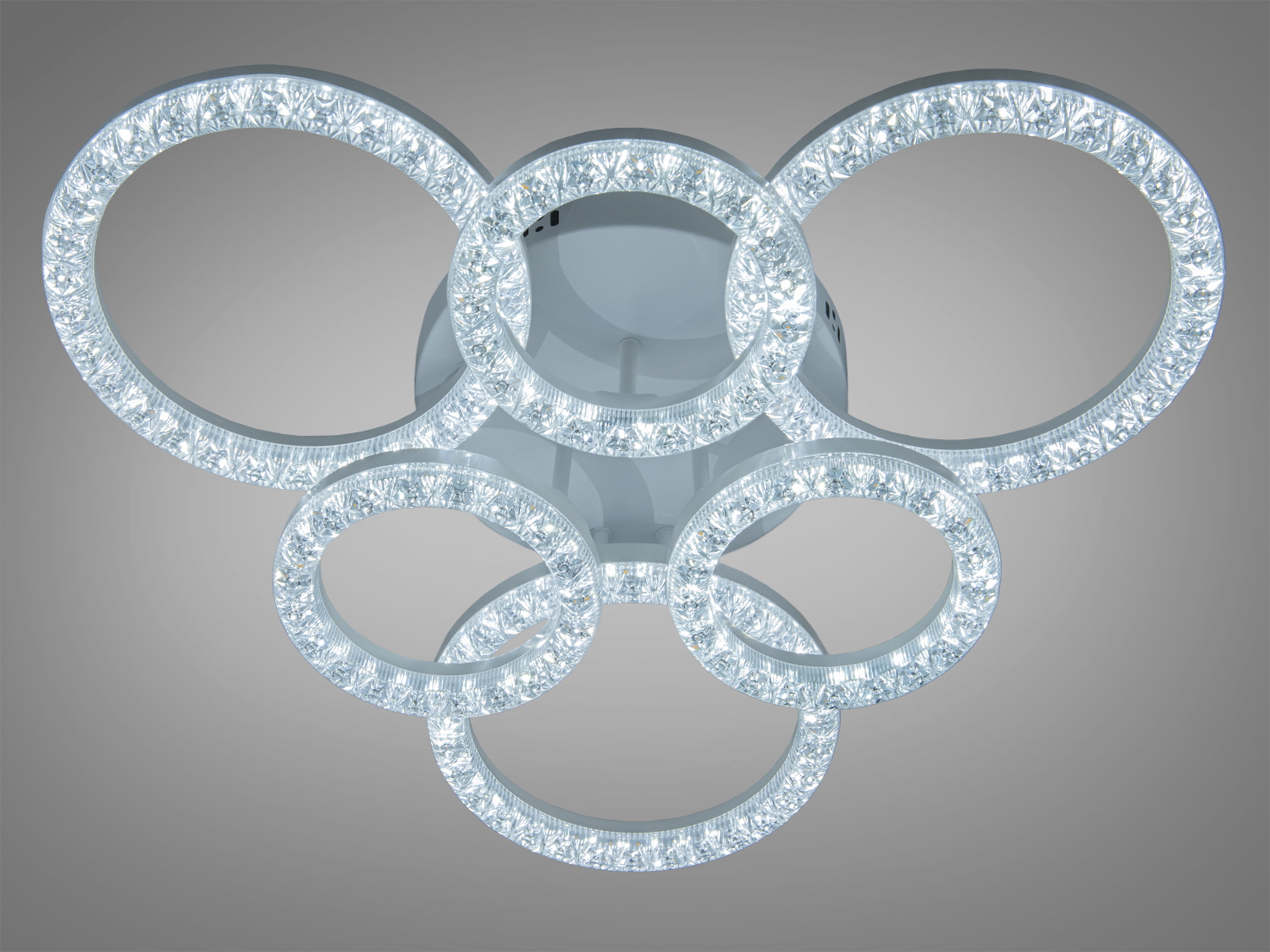 Сучасна біла LED люстра кільця MX4770 з акриловими елементами і 113 Вт потужності. Легкий монтаж, рівномірне освітлення для кімнат 16-20 м².