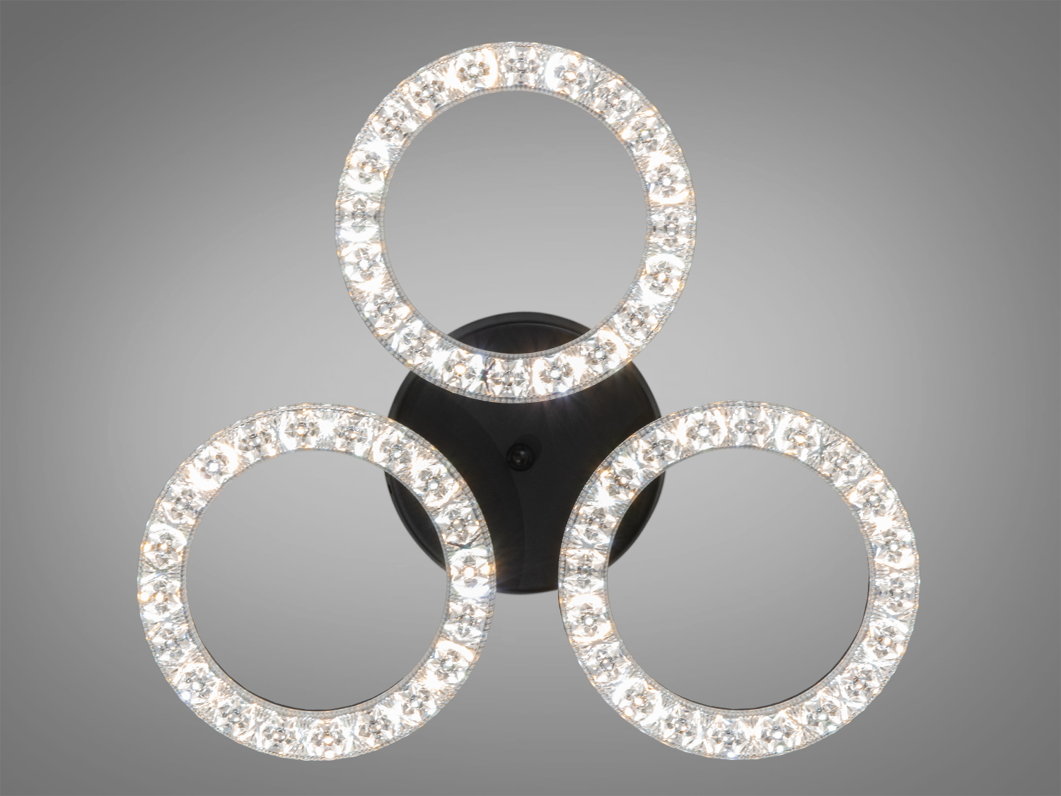 Сучасна LED люстра MX4770-3SBK-BP-LS чорного кольору з кришталевими кільцями для стельового монтажу. Ідеальна для будь-якого сучасного інтер′єру.