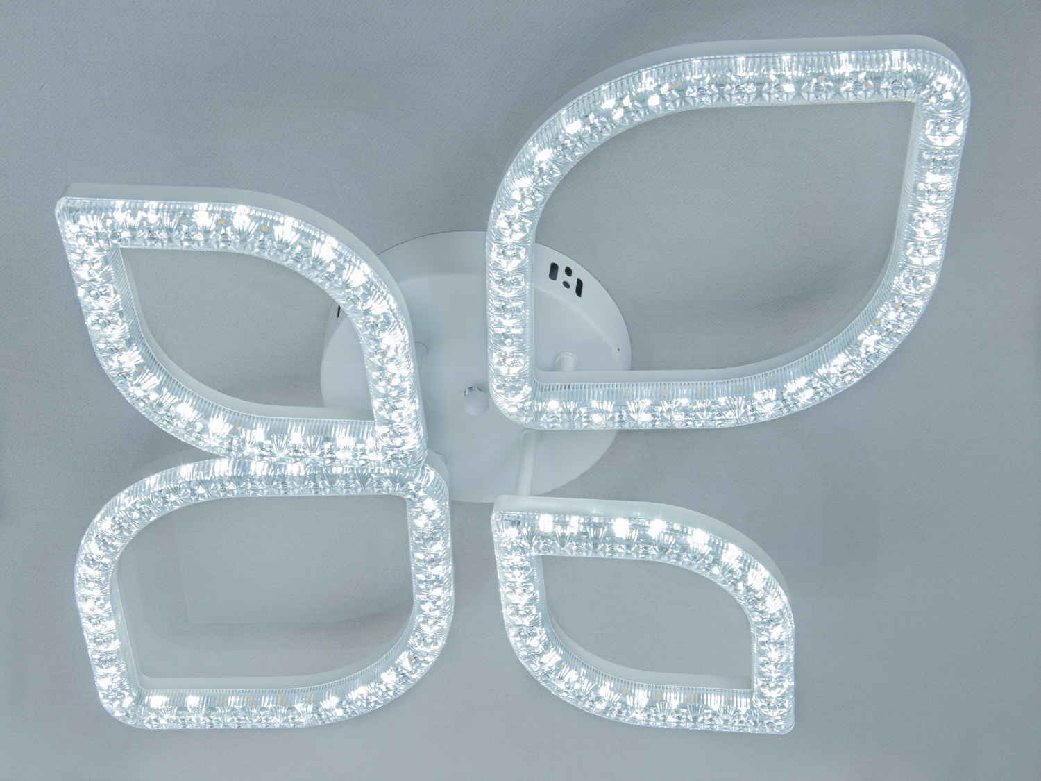 Потолочна люстра Diasha MX4773-2+2WH-BP-LS білий світлодіодна акрилова сучасна