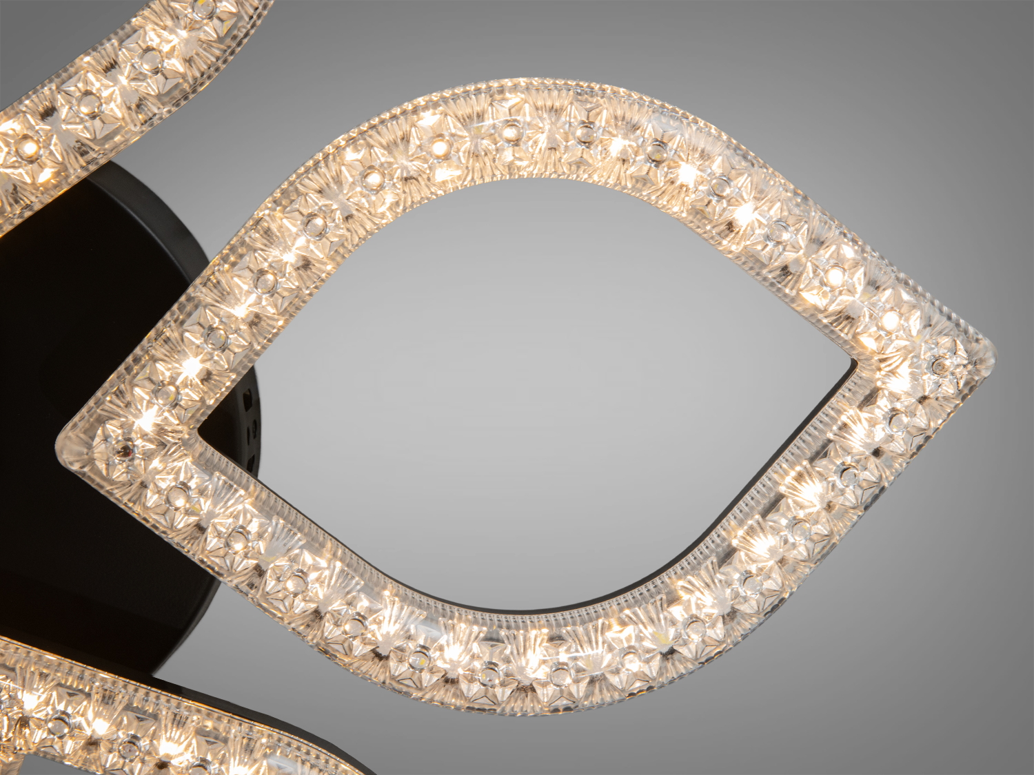 Стельова світлодіодна люстра Diasha MX4773-5SBK чорна 73 Вт 5 плафонів акрил