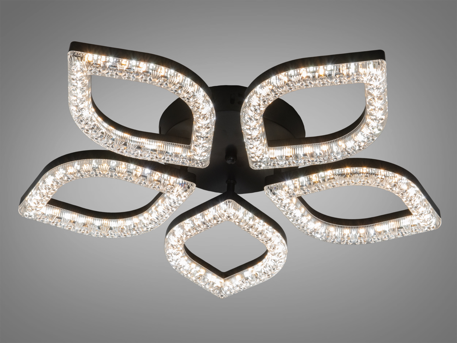 Стельова світлодіодна люстра Diasha MX4773-5SBK чорна 73 Вт з 5 акриловими пелюстками для кімнат 12-15 м², рівномірне м’яке світло.