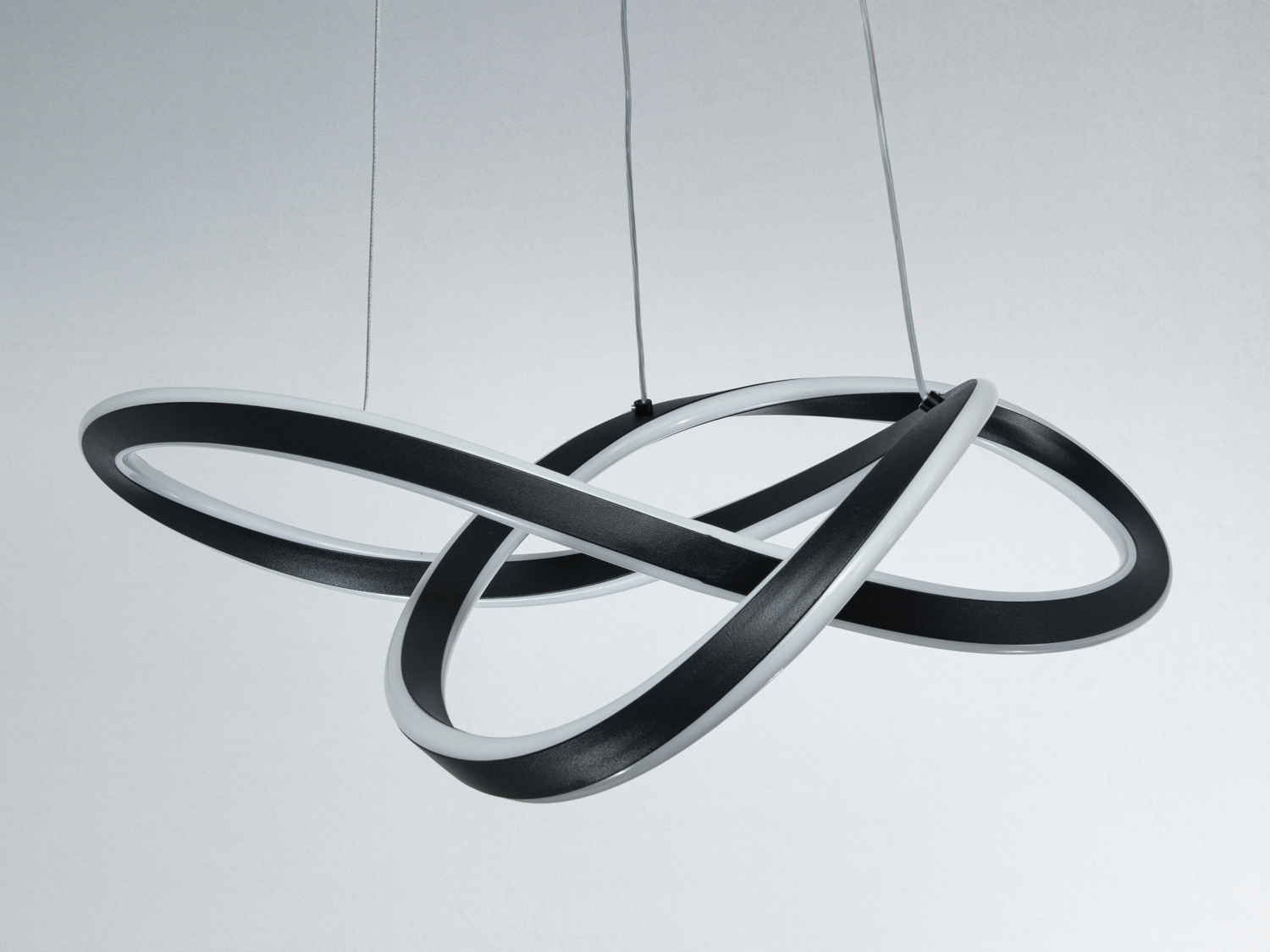 Світлодіодна підвісна люстра MX78096 чорна 86 Вт переплетені кільця LED люстри