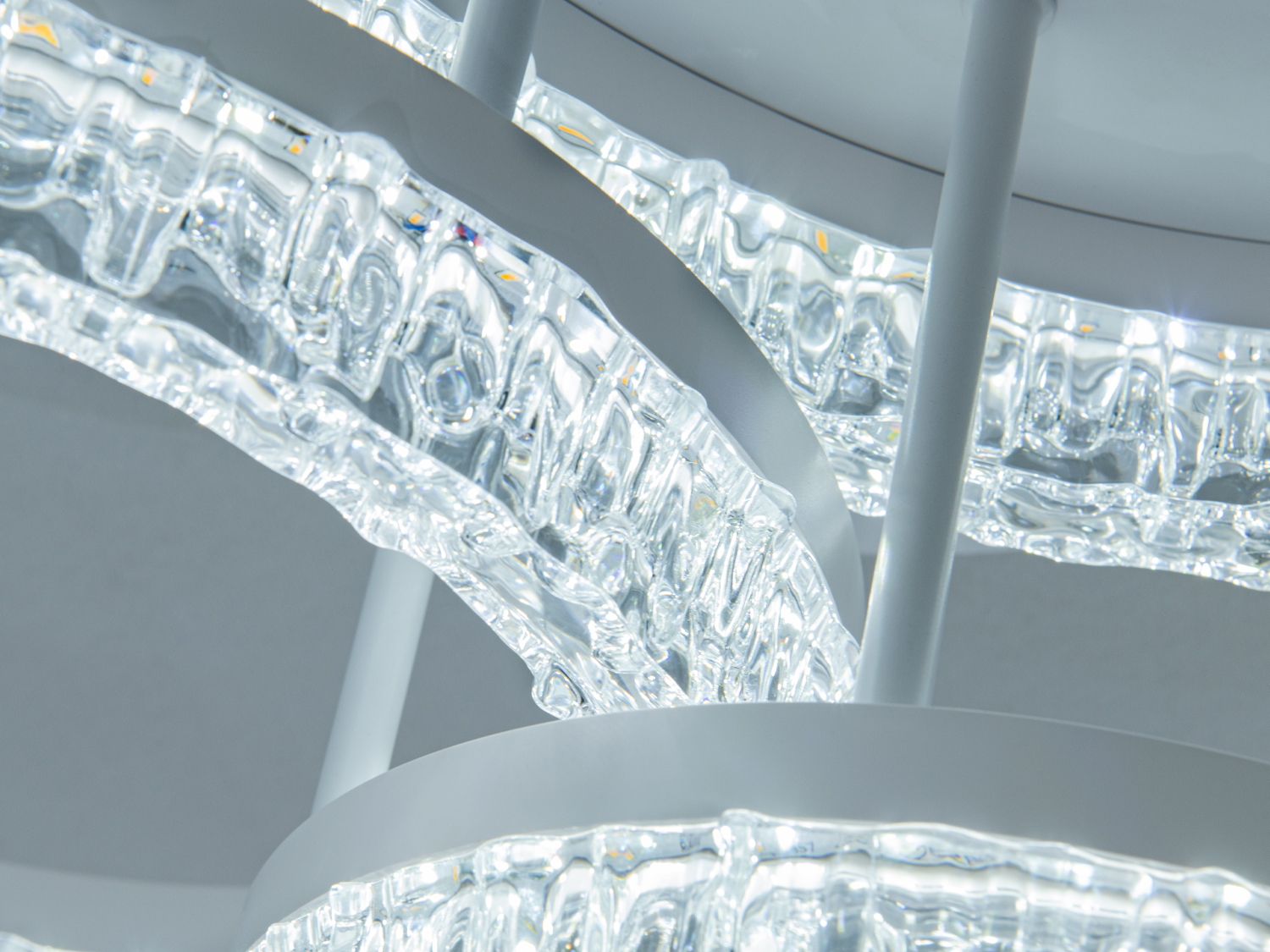 Потолочна світлодіодна люстра кільця MX78202 біла 88 Вт акрил без пульта