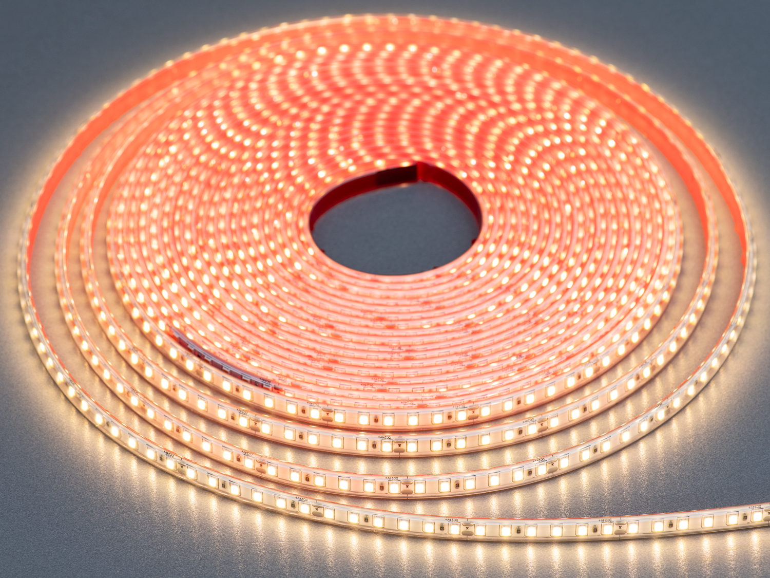 LED стрічка 24В, 120 шт/м, герметична, 8мм, теплий