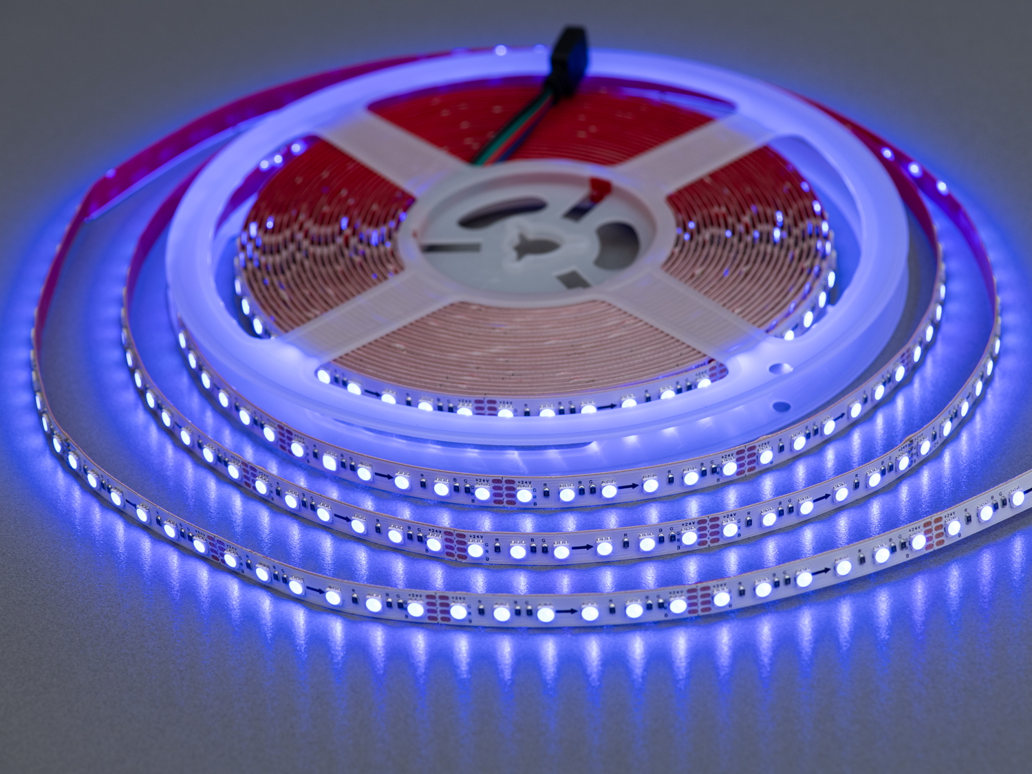 LED стрічка 24В, 108 діодів на метр, 8мм, RGB