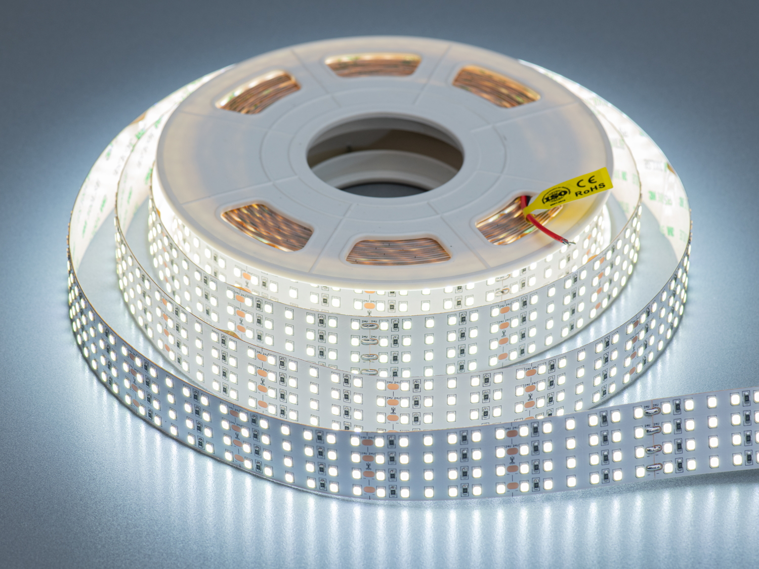 LED стрічка 24В, 180 діодів на метр, 8мм, холодний. Придбайте led стрічку, вибір професіоналів, які очікують максимум результату від кожного світлового рішення.