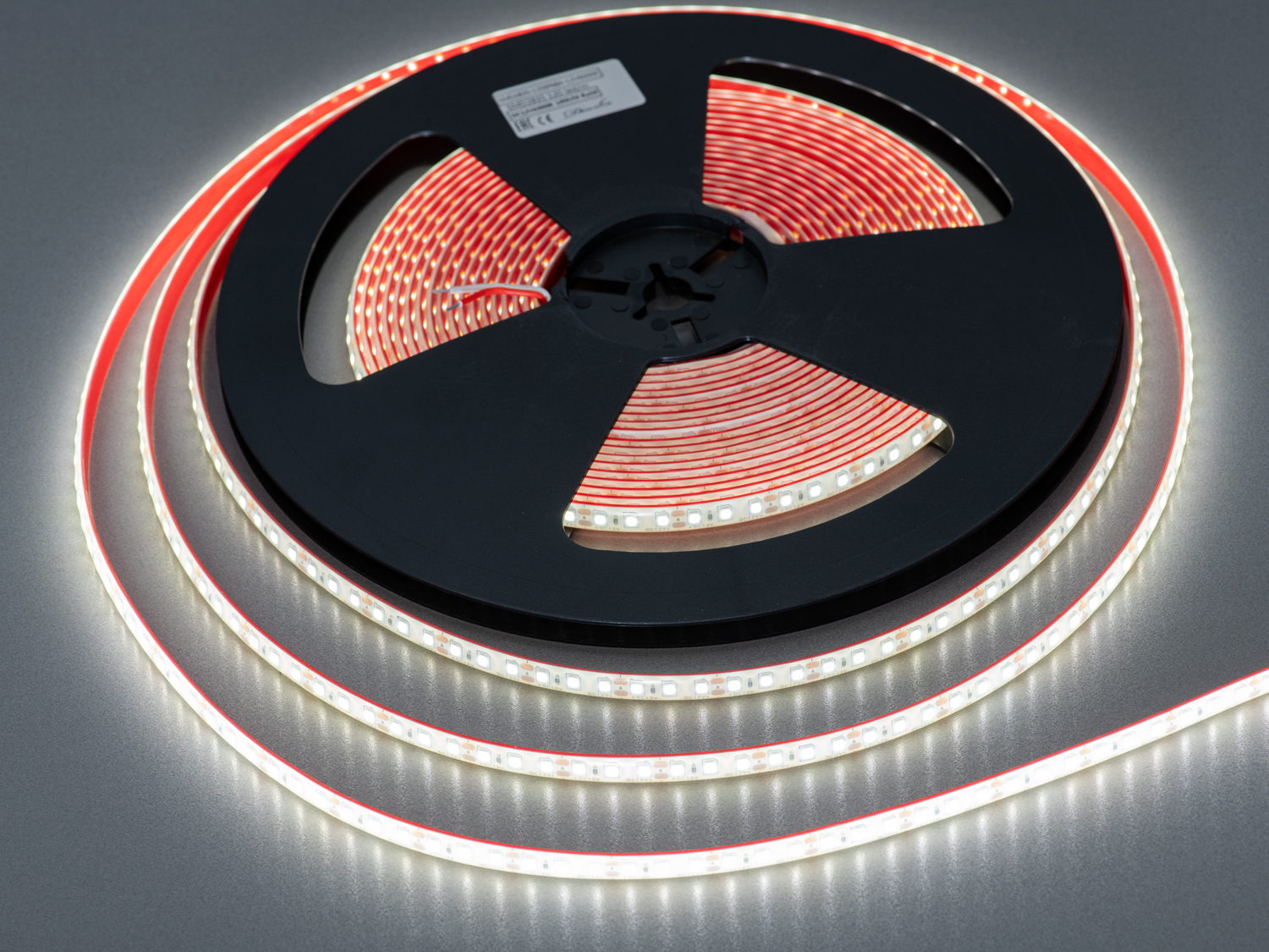 LED стрічка 12в, 120 шт/м, герметична, 8мм, холодний
