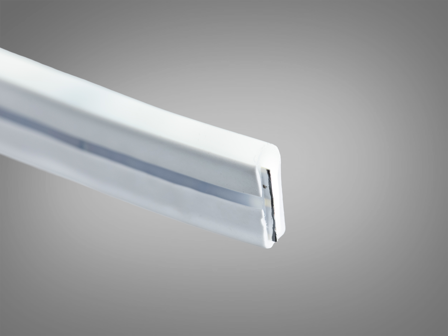 LED NEON 220в, герметичний, 7x15мм, блакитний. Придбайте гнучку неонову стрічку, надійне, яскраве та економічне рішення для зовнішнього, технічного та архітектурного освітлення.