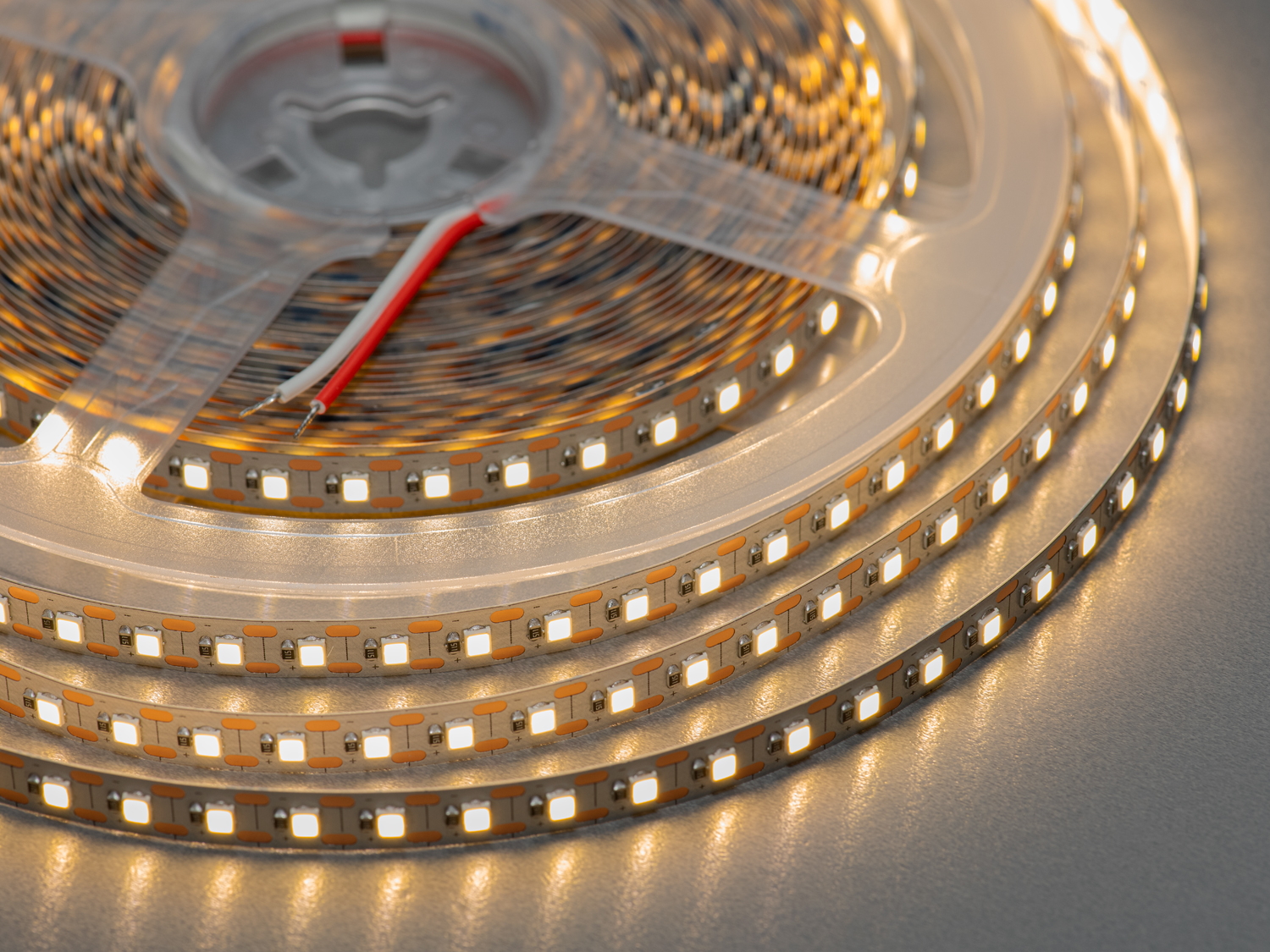 LED стрічка 12В, 120 діодів на метр, 8мм, теплий