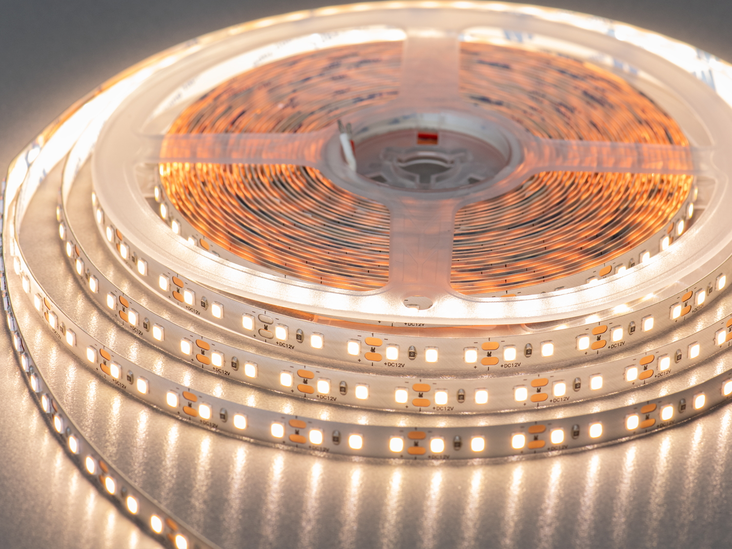 LED стрічка 12В, 120 діодів на метр, 8 мм, теплий
