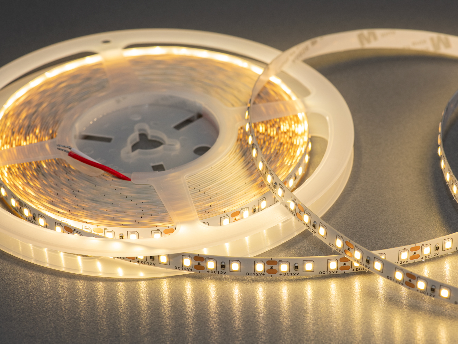 LED стрічка 12В, 120 діодів на метр, 8 мм, теплий