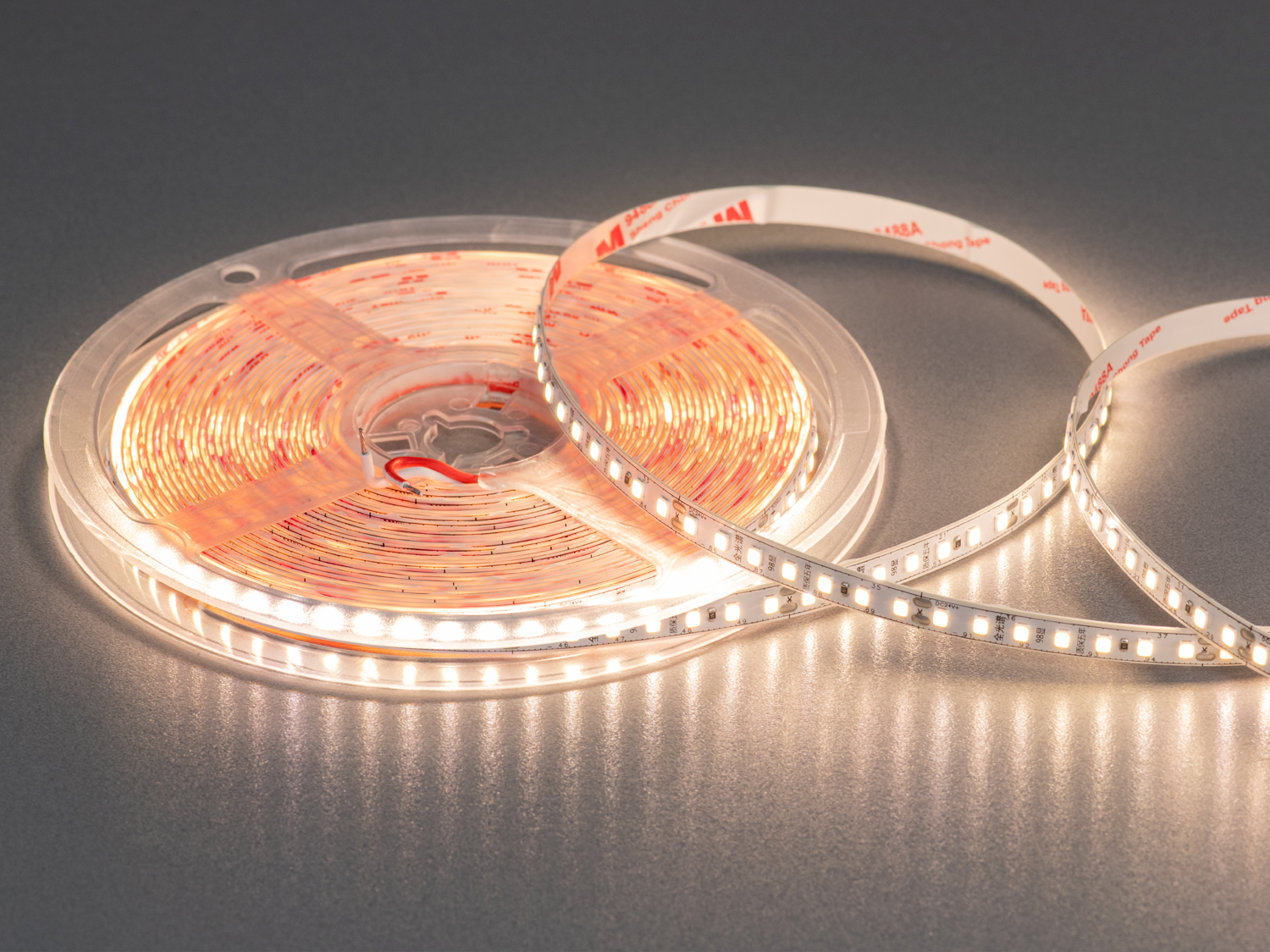 LED стрічка 24В, 140 діодів на метр, 8мм, теплий