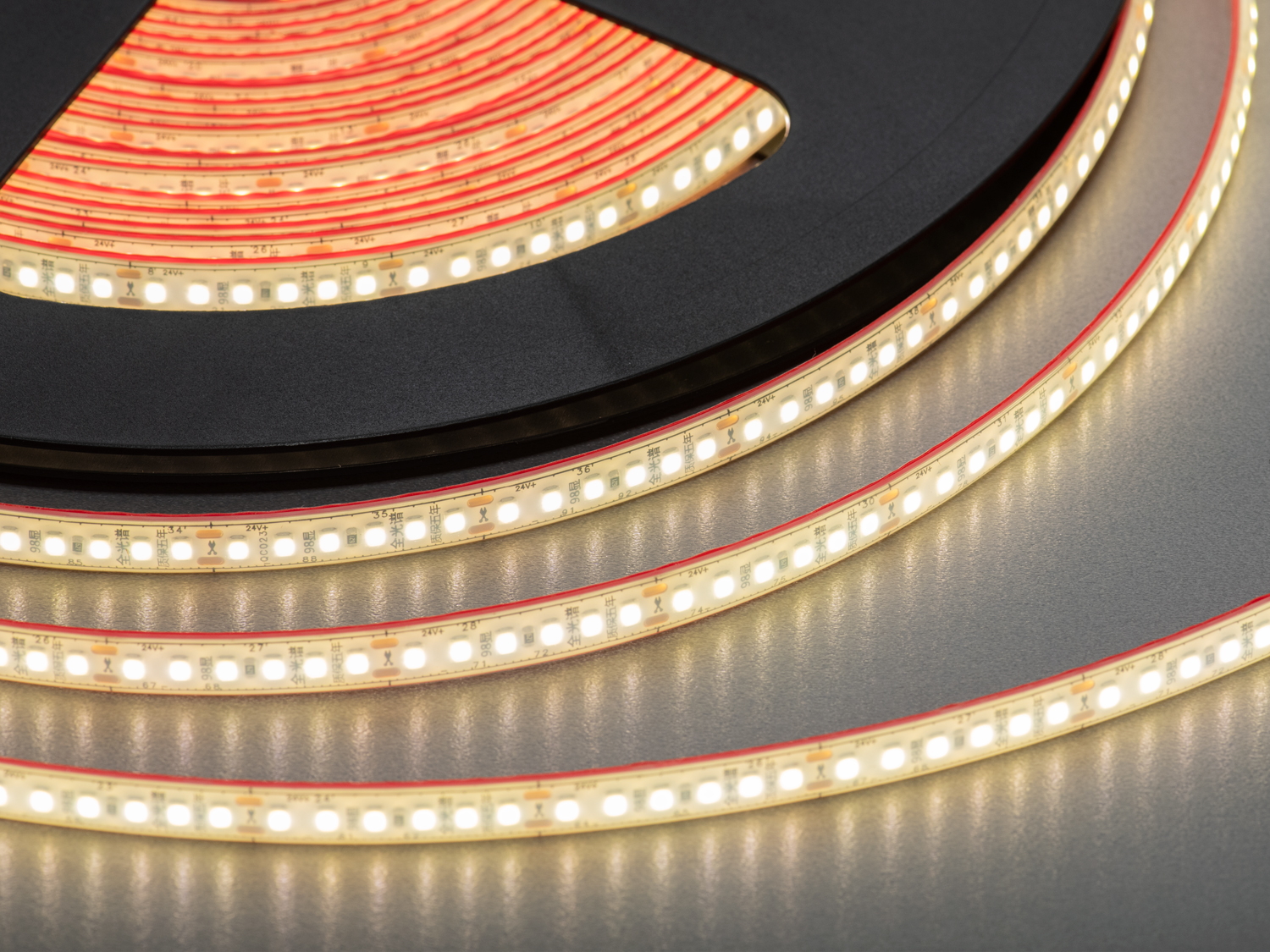 LED стрічка 24В, 180 шт/м, герметична, 8мм, теплий