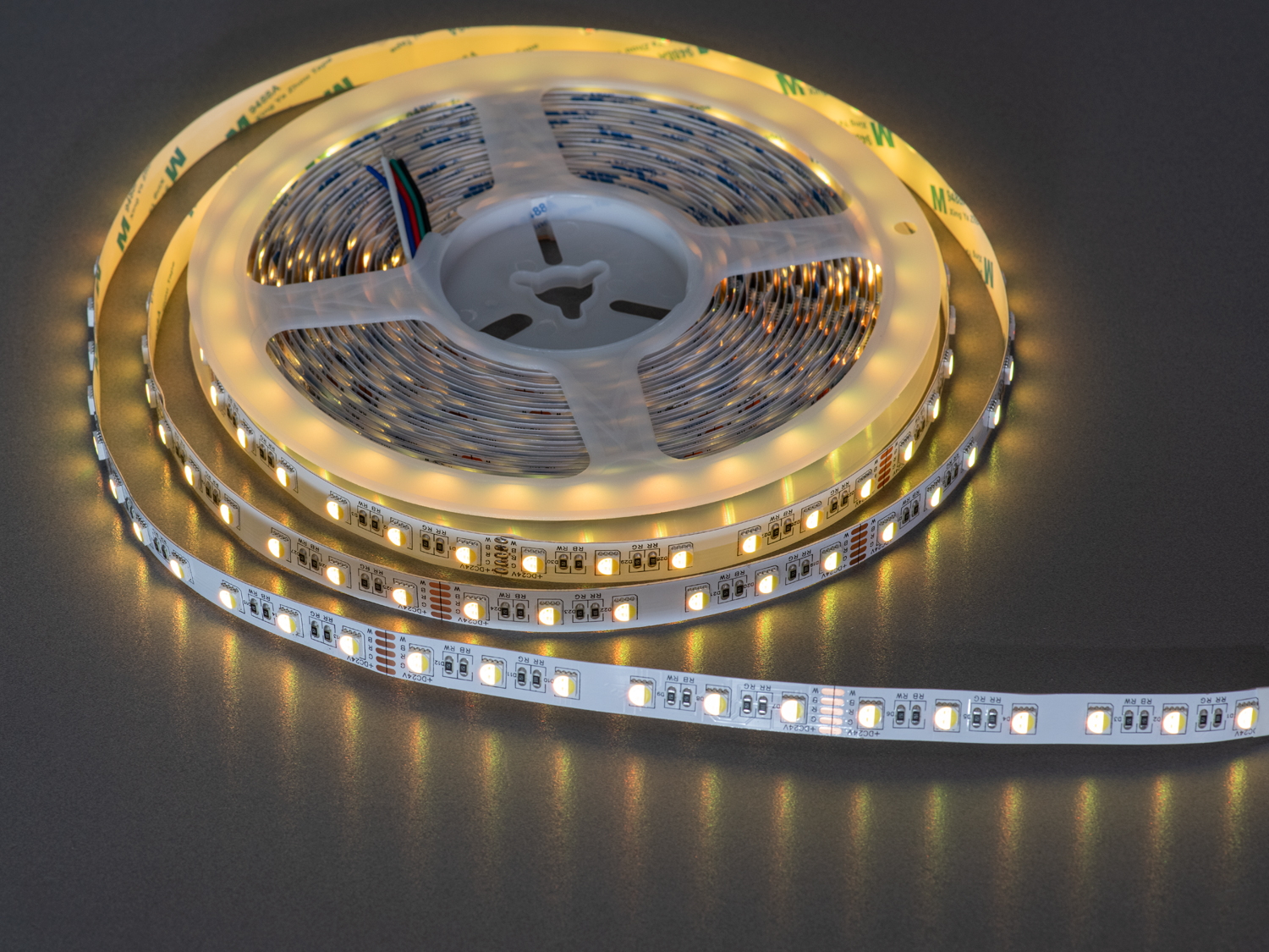 Світлодіодна стрічка 24В 60 діодів RGB+холодний білий 10мм
