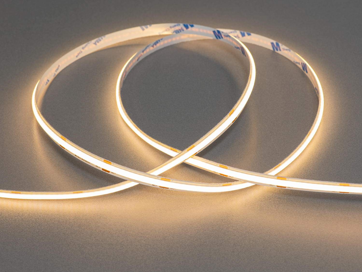 COB LED стрічка 24В, 480 діодів на метр, 8мм, теплий. Це більше, ніж просто світло – це інструмент для створення затишку, емоції, атмосфери і стилю. COB LED стрічка 24В, 480 діодів на метр, 8мм, теплий. Це більше, ніж просто світло – це інструмент для створення затишку, емоції, атмосфери і стилю.