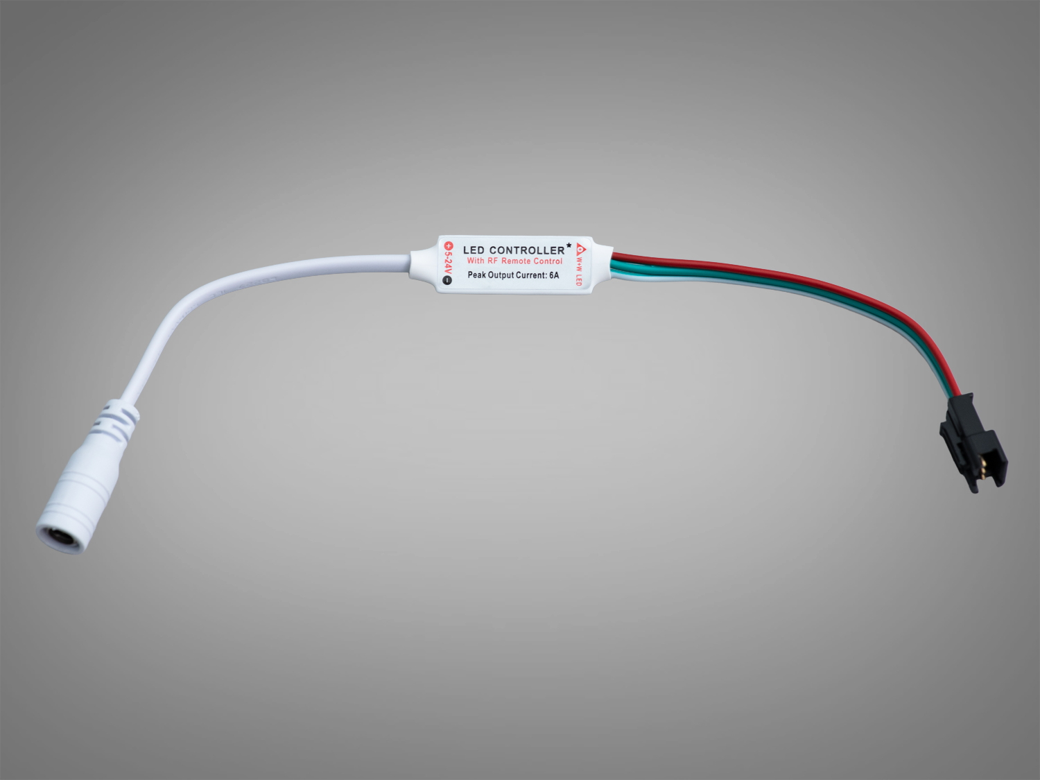 LED-контролер з дротами для підключення, призначений для управління освітленням, підходить для монтажу в домашніх умовах.