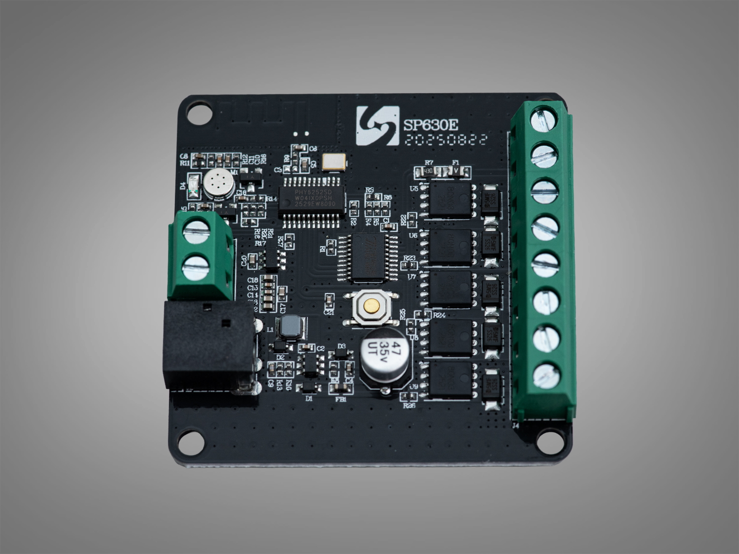 Внутрішня плата контролера SP630E з чорним дизайном. Містить компоненти для керування світлодіодами.