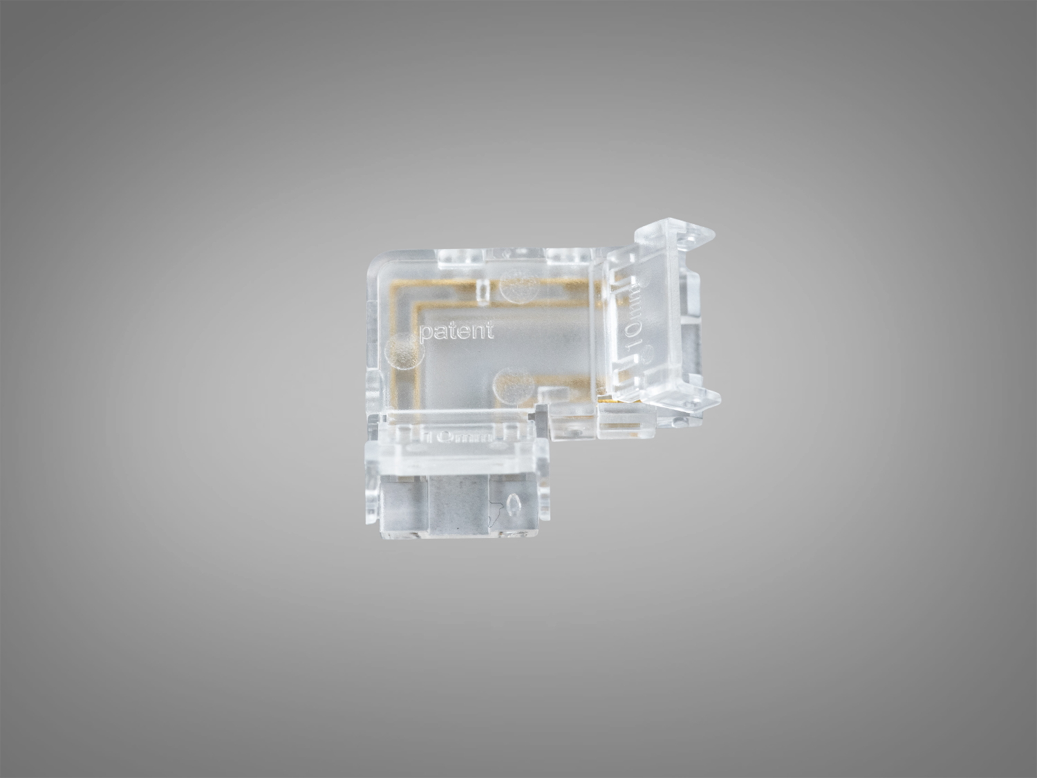 Прозорий пластиковий кутовий з′єднувач для світлодіодних стрічок, призначений для монтажу в кутах. Ідеально підходить для створення складних форм освітлення.