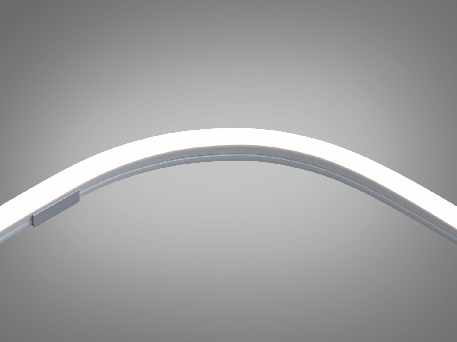 Світлодіодна стрічка з гнучким дизайном, що дозволяє легко монтувати на вигнутих поверхнях. Ідеальна для сучасного інтер′єру.