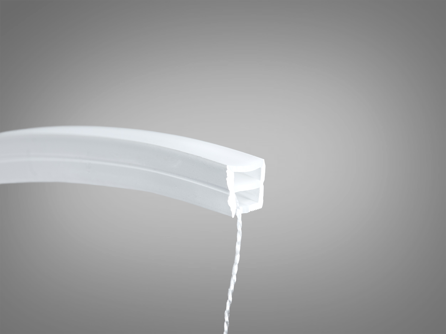 Гнучкий профіль з порожнистою структурою для світлодіодної стрічки. Підходить для прихованого монтажу в стелі або меблях.