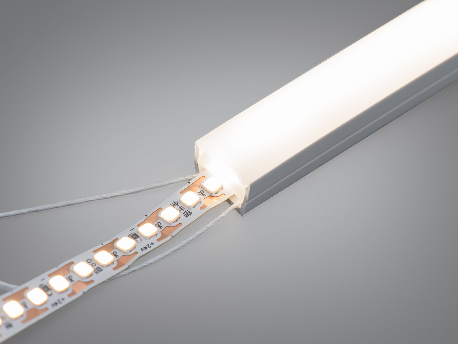 Гнучкий профіль для LED стрічки, накладний