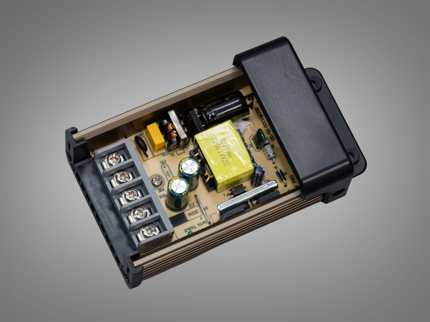 Блок живлення 12В, із захистом від дощу, 70Вт, 5,83А