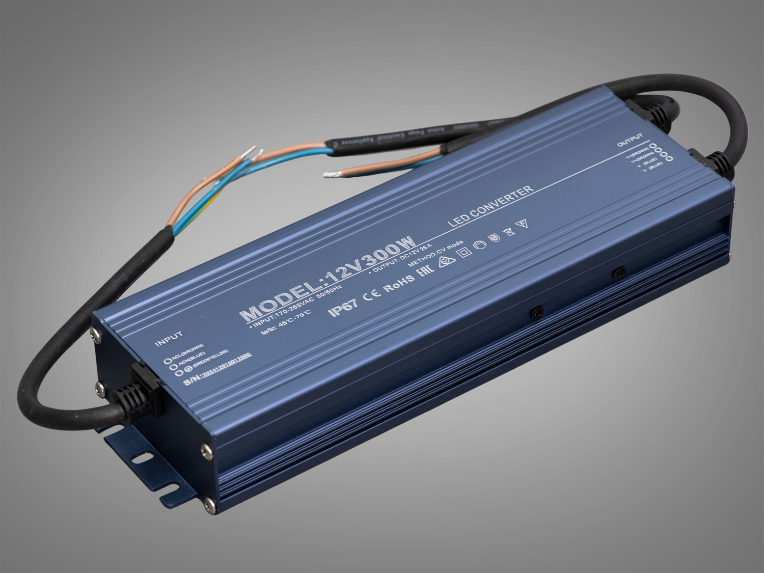 Герметичний блок живлення 12В, для підключення LED стрічки, 300Вт, 25А. Він ідеально підходить для будь-якого проєкту освітлення, де важливі надійність і тривалий ресурс.