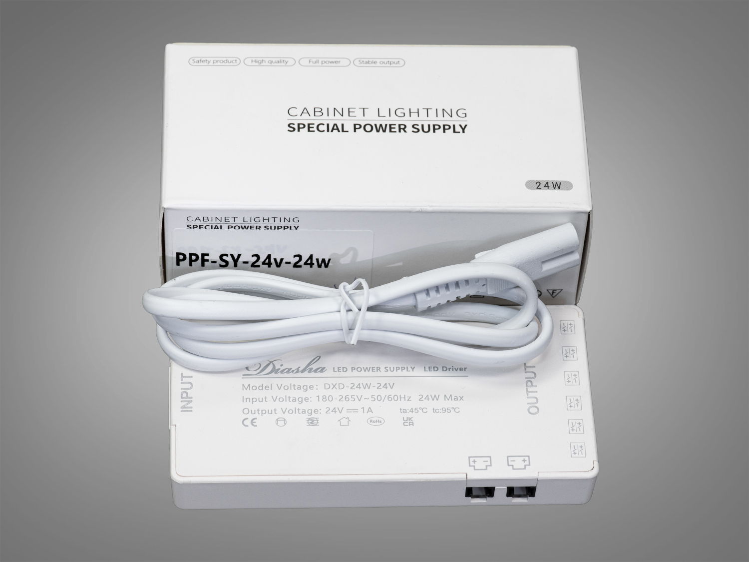 Тонкий керований блок живлення 24В, 24Вт, 1А. Це якісний блок живлення для LED стрічки, який ідеально працює у підсвітці полиць, вітрин, дзеркал або робочих поверхонь.