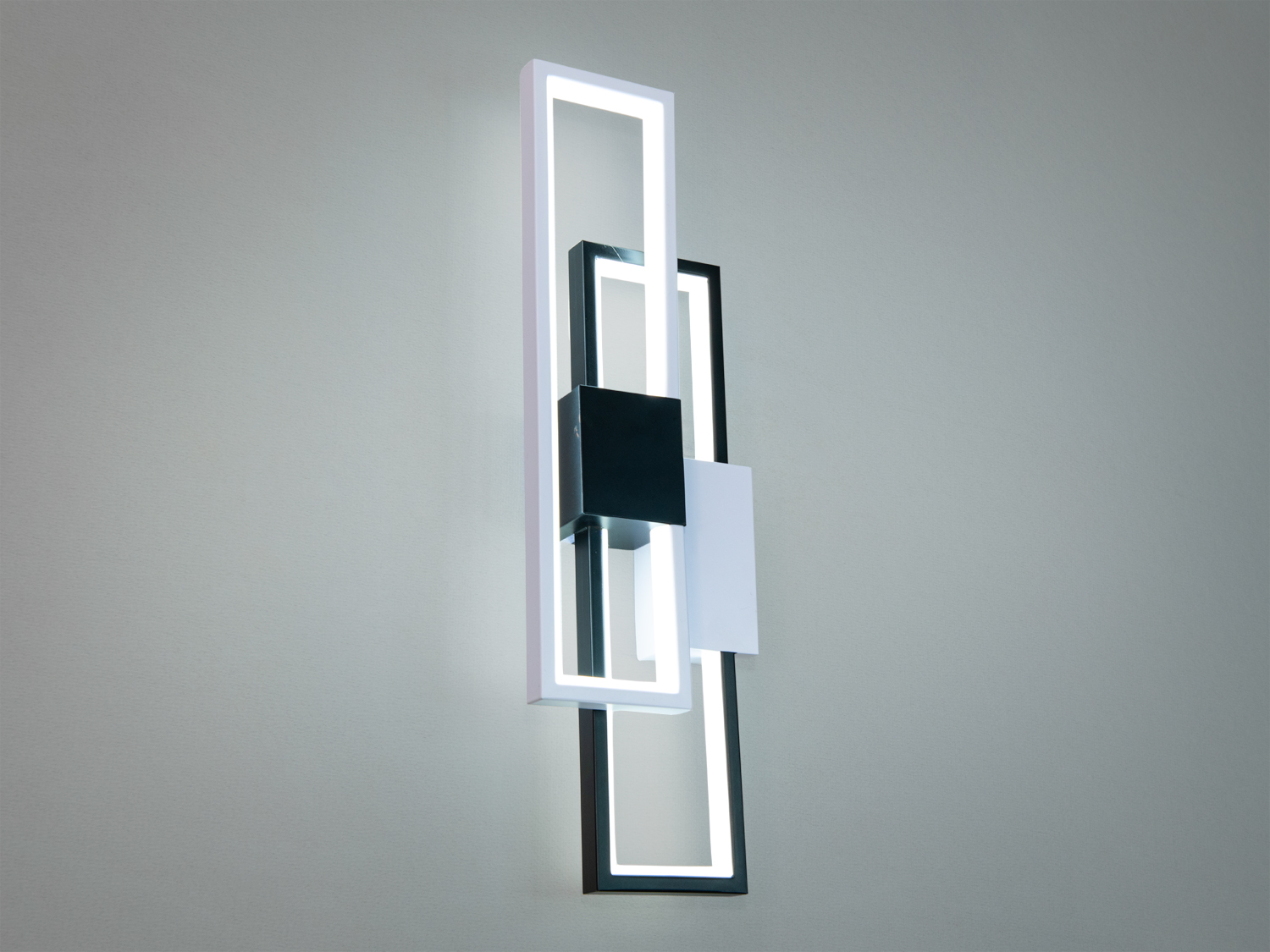 Ця модель ідеально підійде для сучасних інтерєрів, таких як hi-tech, мінімалізм, лофт чи скандинавський стиль.