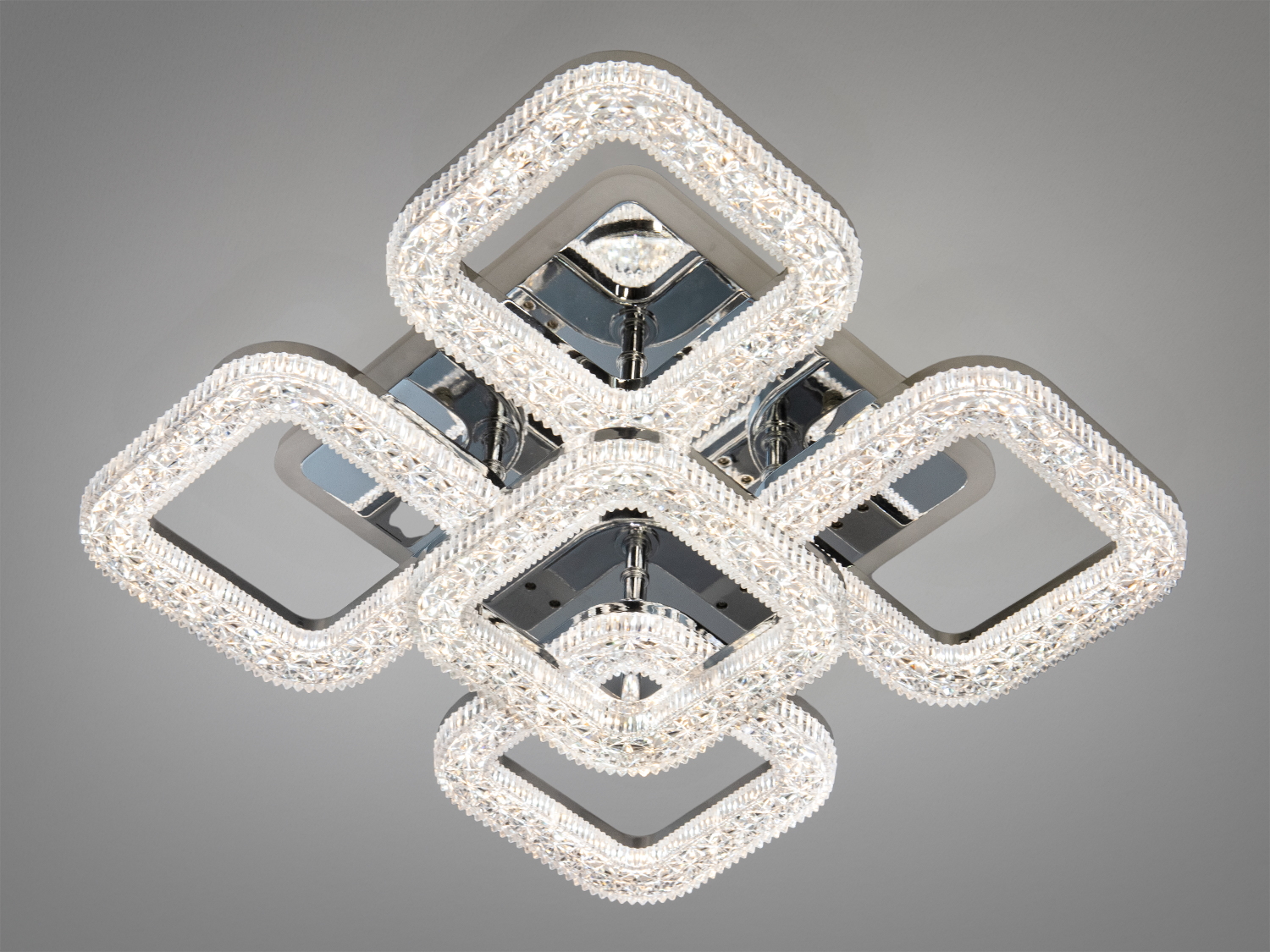 Сучасна світлодіодна люстра Diasha серії Квадрати у хромованому кольорі з пультом дистанційного керування.