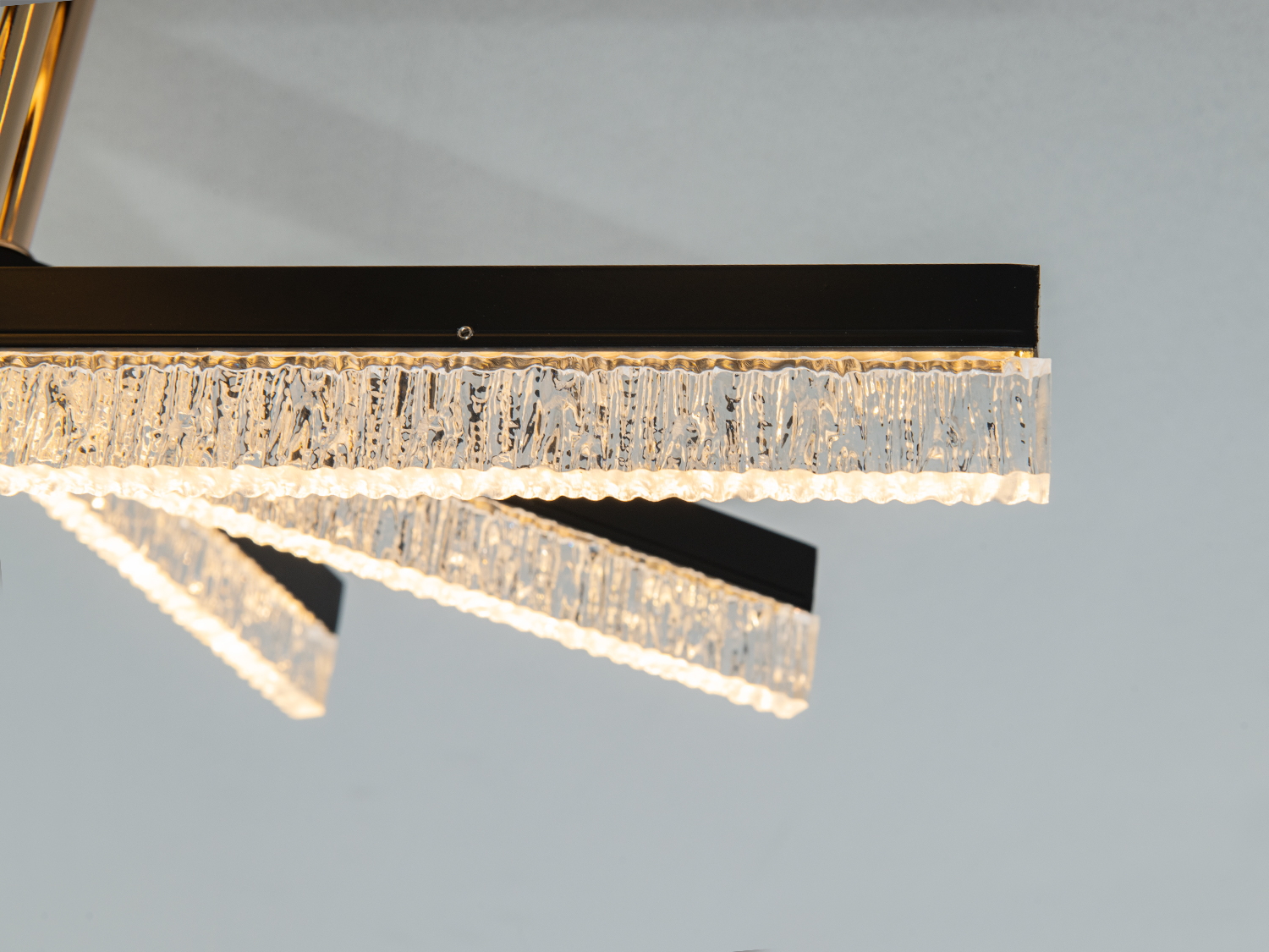 Потолочна LED люстра сучасна чорна з кристалами динамічний візерунок SX1009-5BK