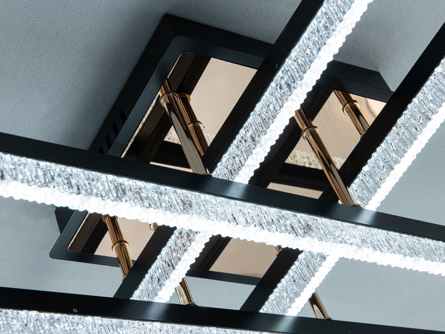 Світлодіодна стельова люстра LED люстри чорна 60Вт до 10м² SX1010