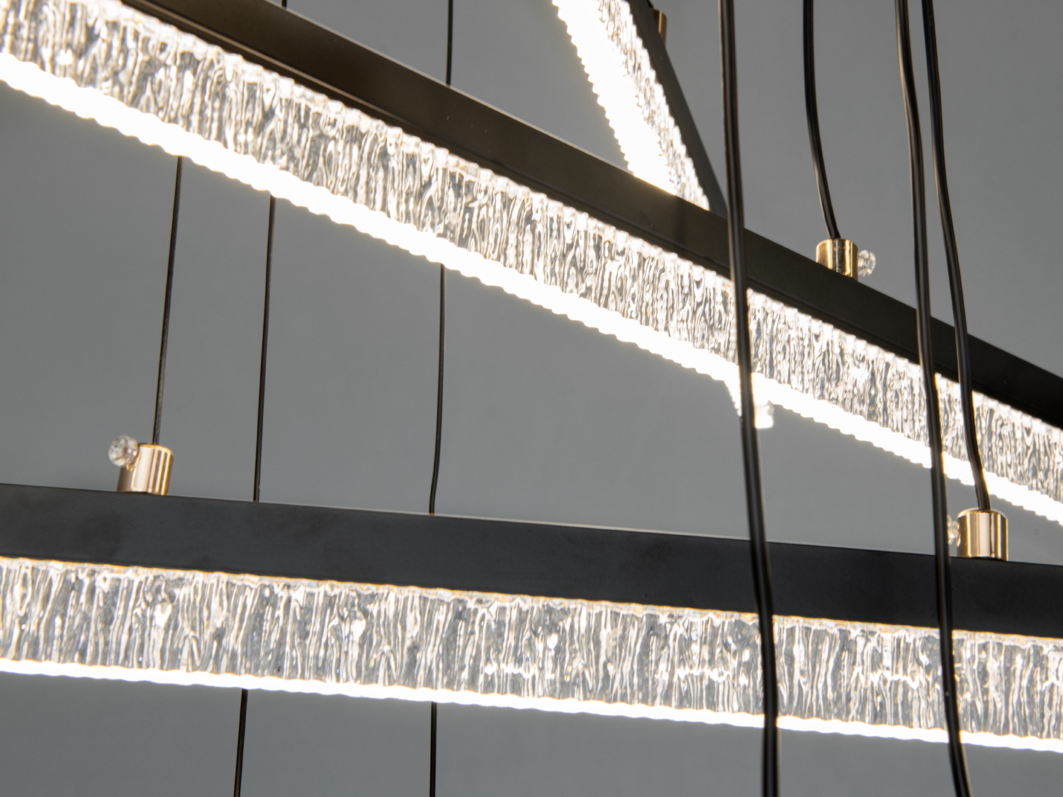 Підвісна LED люстра 5 ліній чорна 70 Вт з пультом дистанційного керування