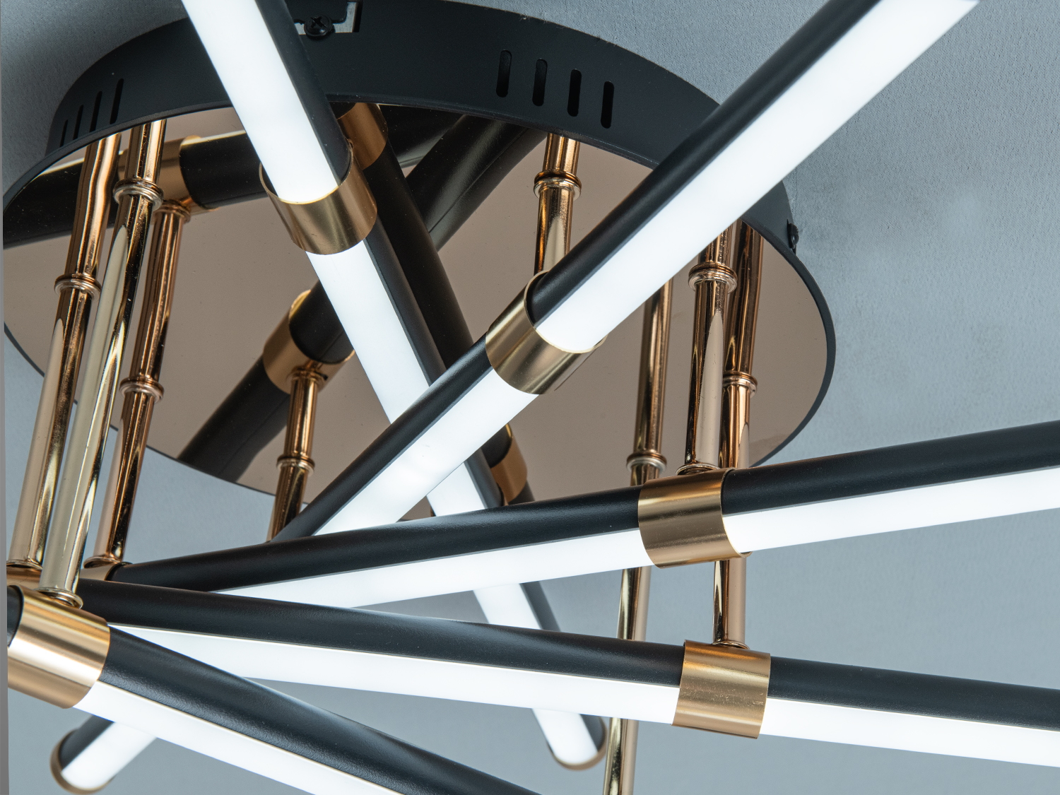 LED стельова люстра SX8256 чорна 70 Вт для кімнат до 12 м²