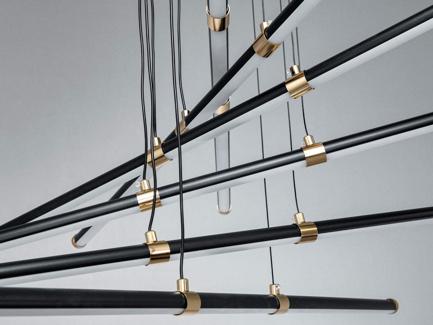 Світлодіодна люстра LED чорний металеві трубки сучасний дизайн SX8260-6BK-LS