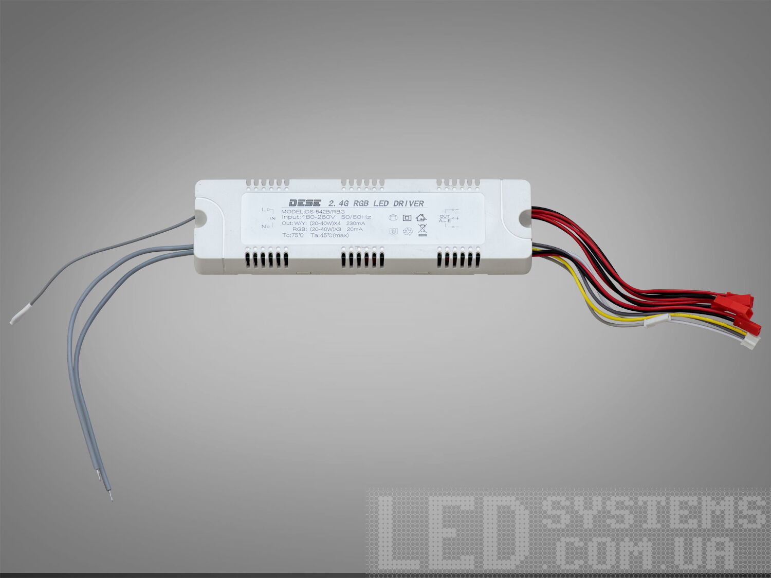 Універсальний комплект для переобладнання світлодіодних люстр.

Блок приймача пульта встановлюється місце рідного блоку живлення світлодіодної люстри. Цей комплект може бути використаний на люстрах з робочим струмом світлодіодних модулів від 210 до 300 мА. Діммер має 4 вихідні канали для підключення до стандартної світлодіодної люстри, схема підключення 