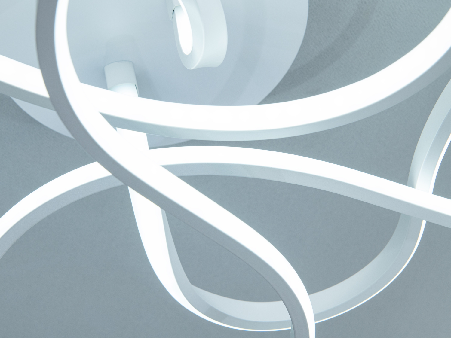 Потолкова LED люстра Diasha WG5099 біла сучасний дизайн без пульта 65 Вт