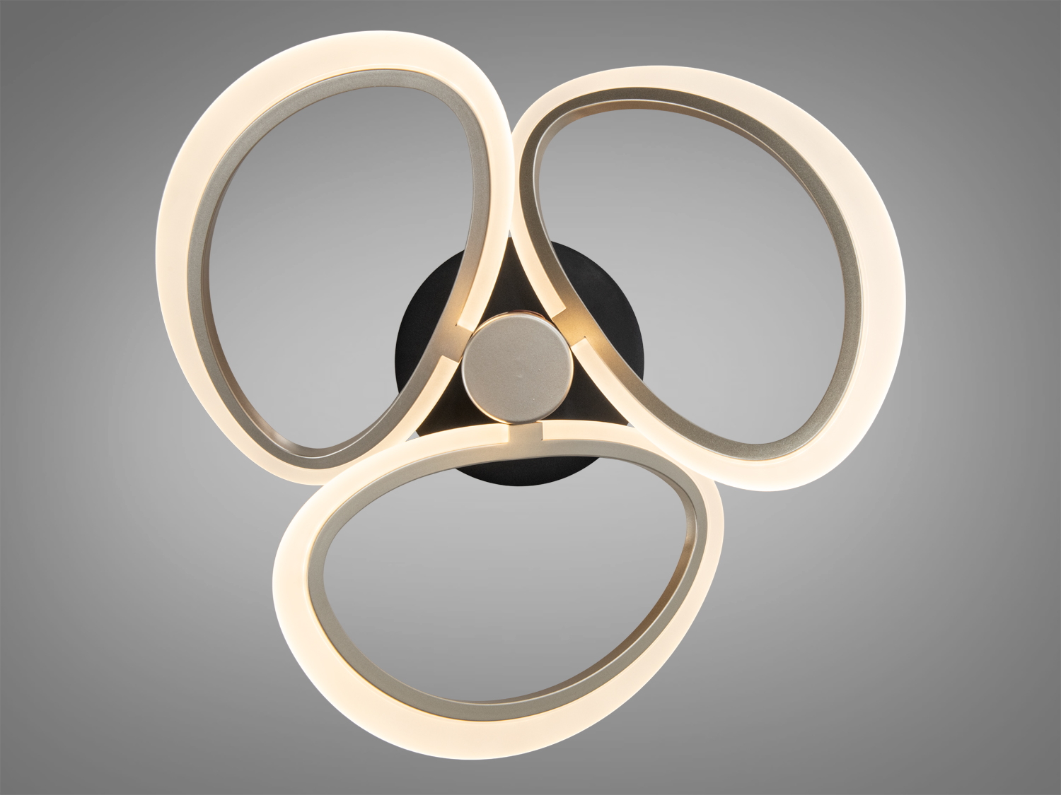 Світлодіодна люстра WG5144-3 шампань 45Вт з трьома кільцями, регульованою температурою світла 3200-6000K і пультом управління.